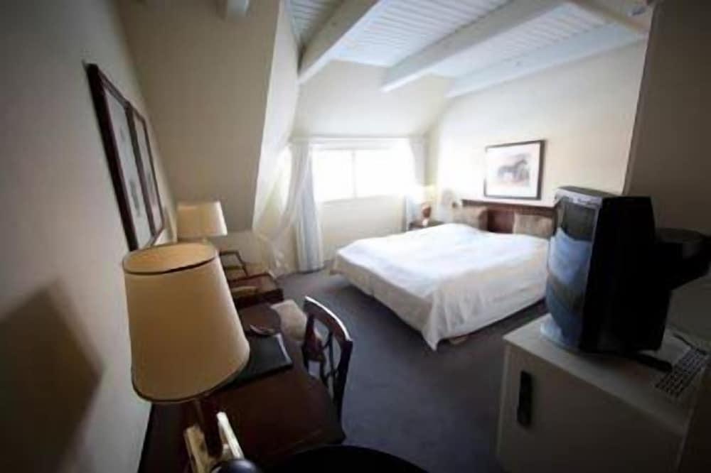 Hotel & 3*
