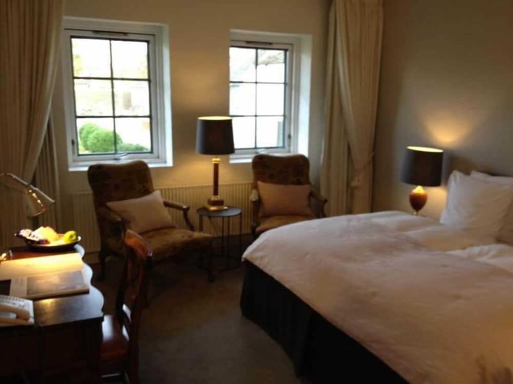 Hotel & 3*
