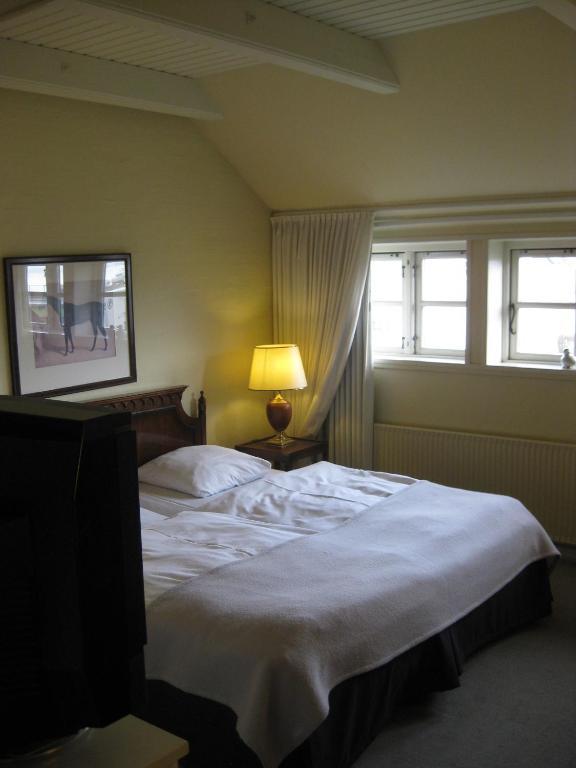 Hotel & 3*
